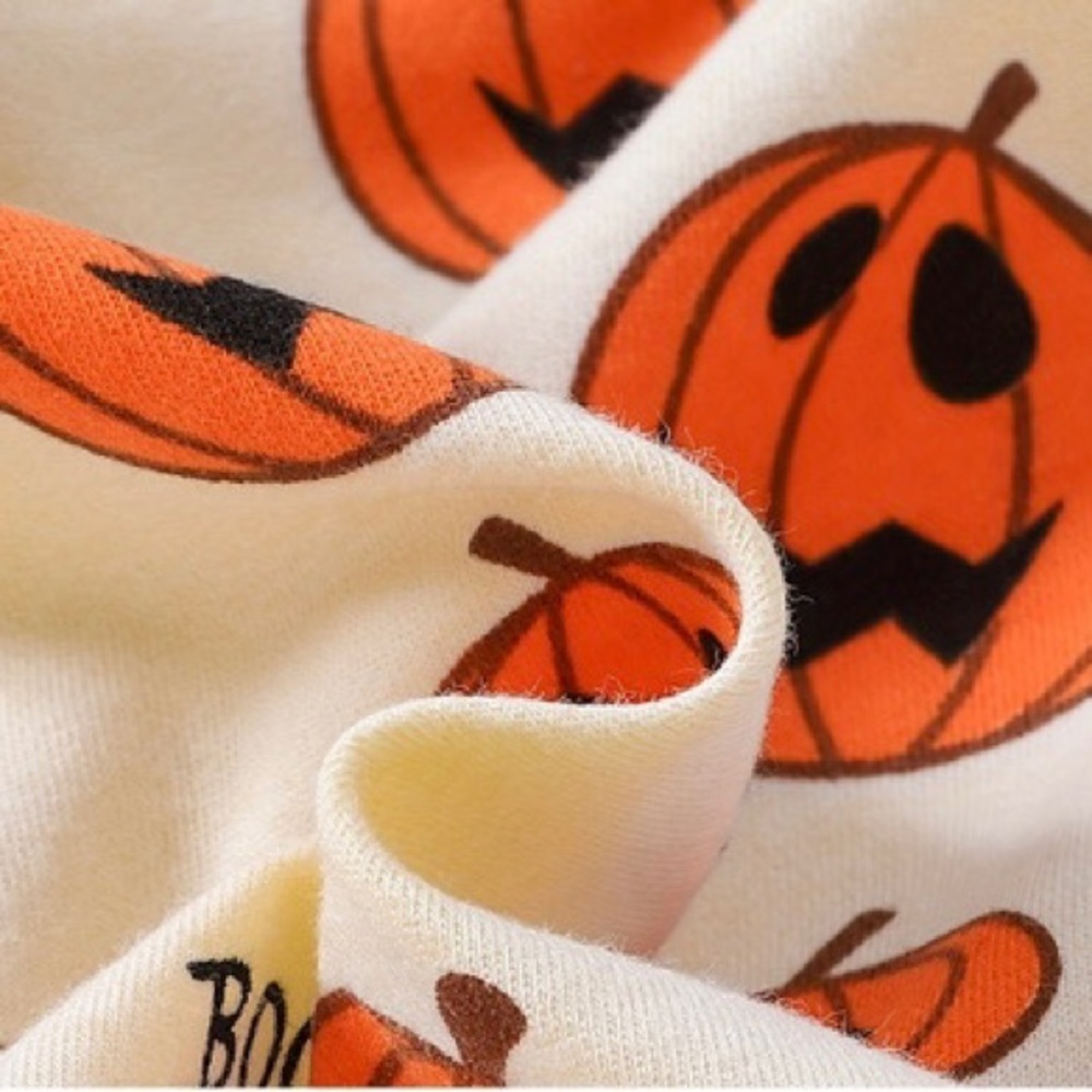 Baby Halloween sweatsuit 🎃 - Picture 3 of 6